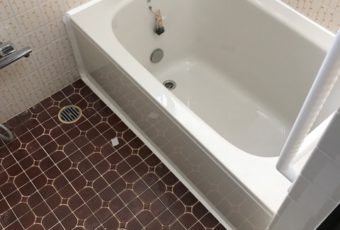 TOTOの人造大理石の浴槽に取り替えました。